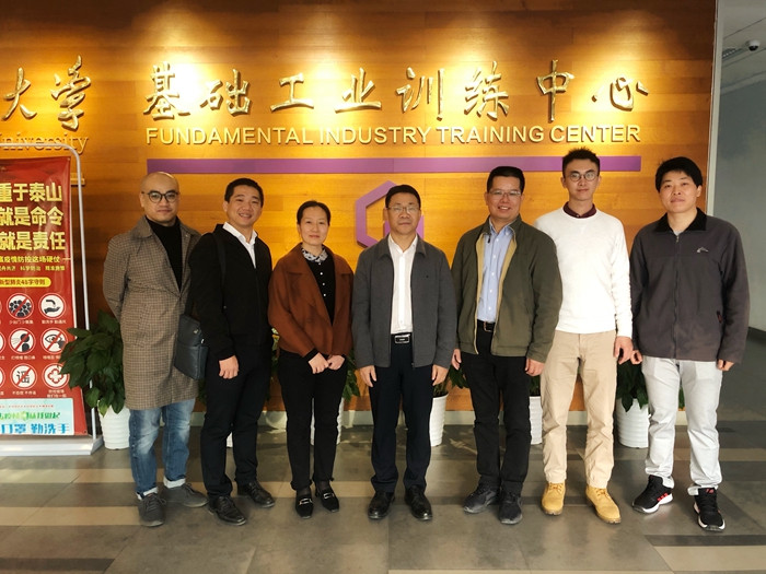 1605055438507086.jpg 在清华大学参观国家重点实验室(第二段后).jpg