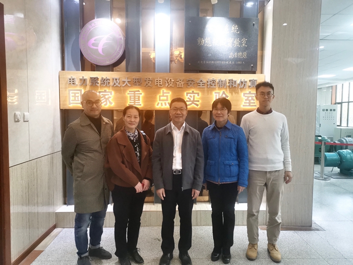 1605055564454071.jpg 在清华大学参观重点实验室(第三段后).jpg